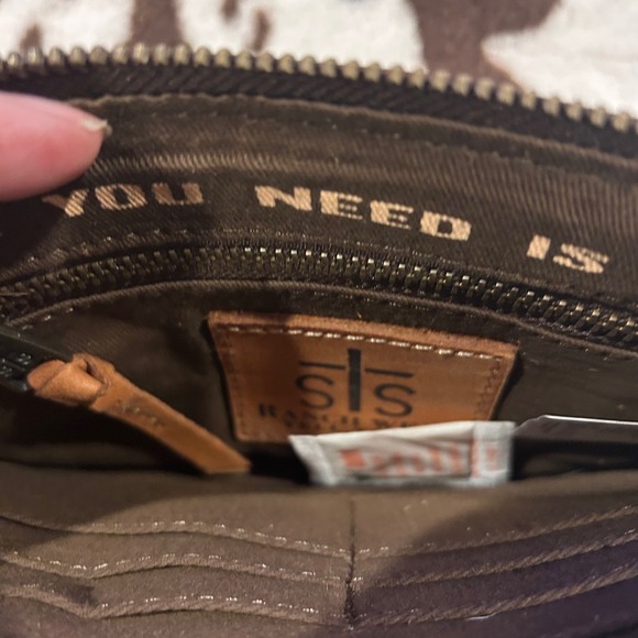 STS Ranchwear Wallet Brown Leather Tooled Cowhide Zip  Clutch Yipee Wristlet New - Picture 3 of 7